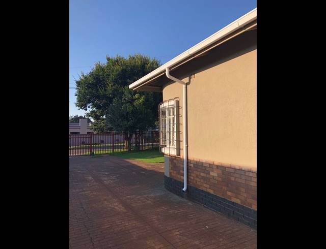 3 bed property to rent in MALVERN EAST